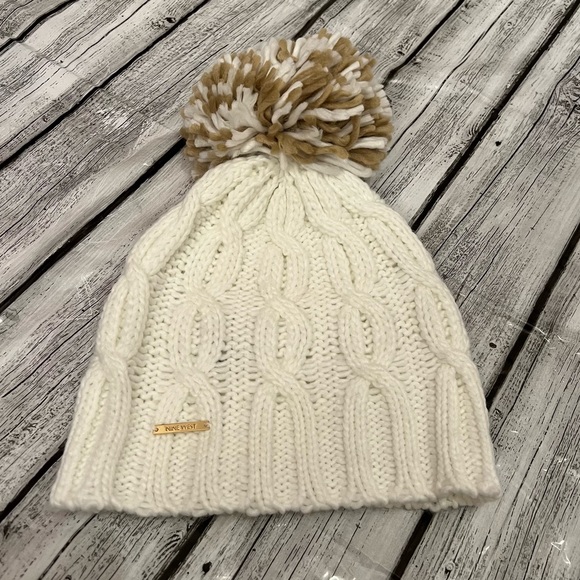 Nine West Pom Hat - Picture 1 of 8